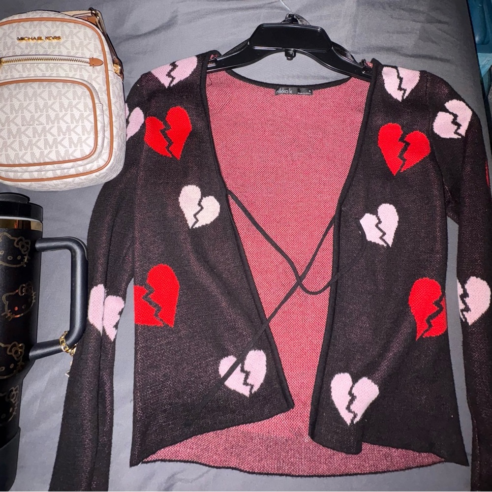 Stylish Heart Pattern Cardigan - Black, Pink, and Red